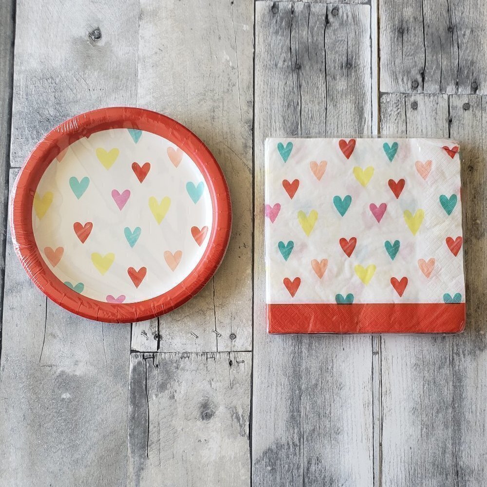 NWT - Heart Paper Plates (12) and Paper Napkins (20)